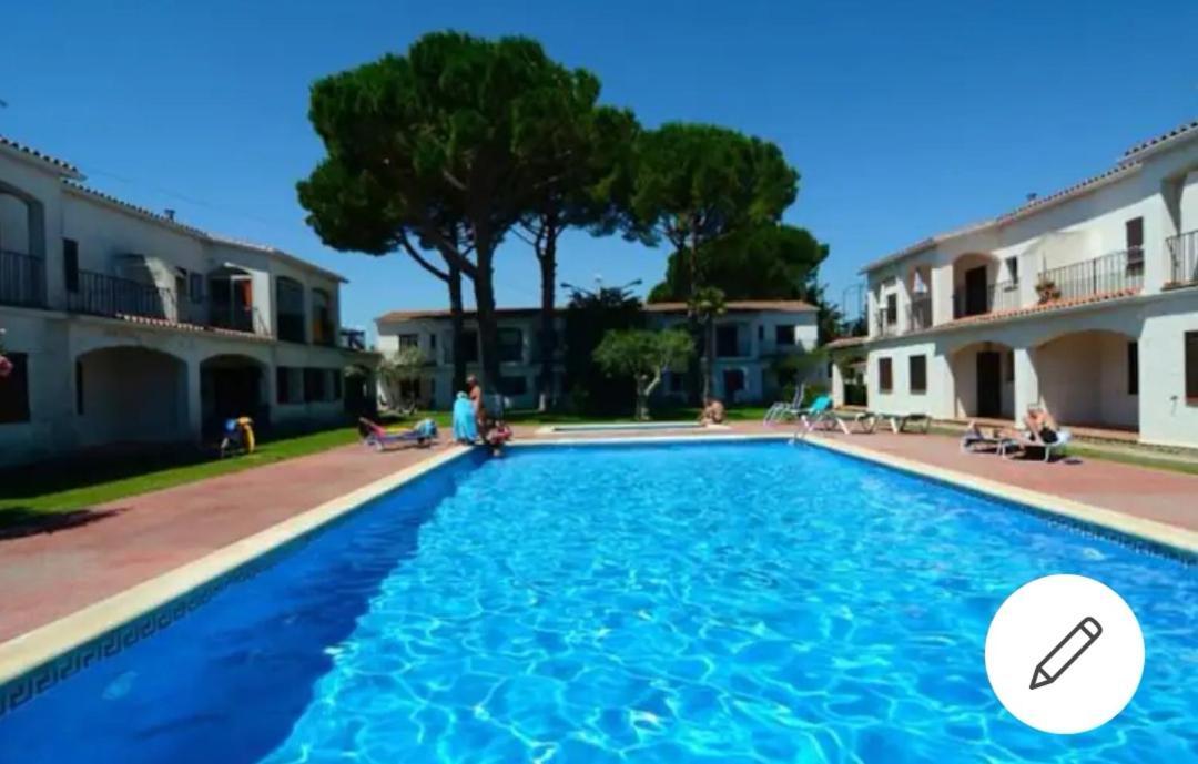 Cosy Apartment Of L'Escala Beach Экстерьер фото